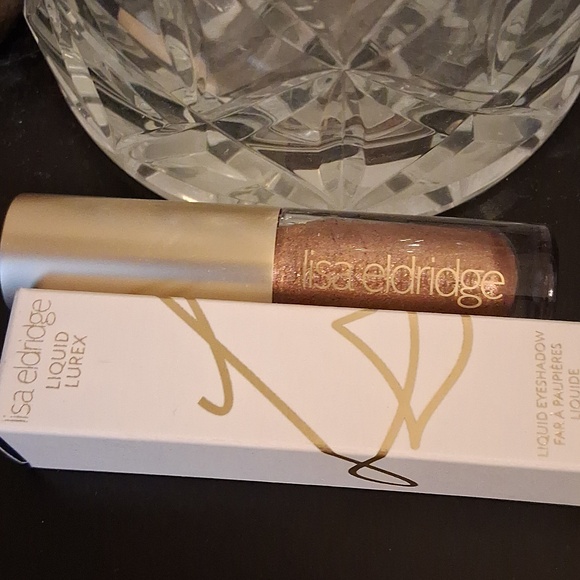 Makeup - Picture 4 of 4